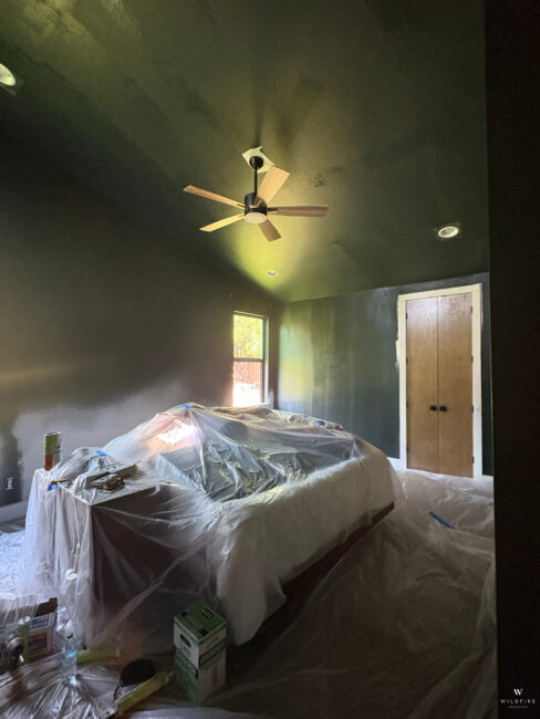 Going all in on a dark green bedroom - color drenching in Benjamin Moore Essex Green