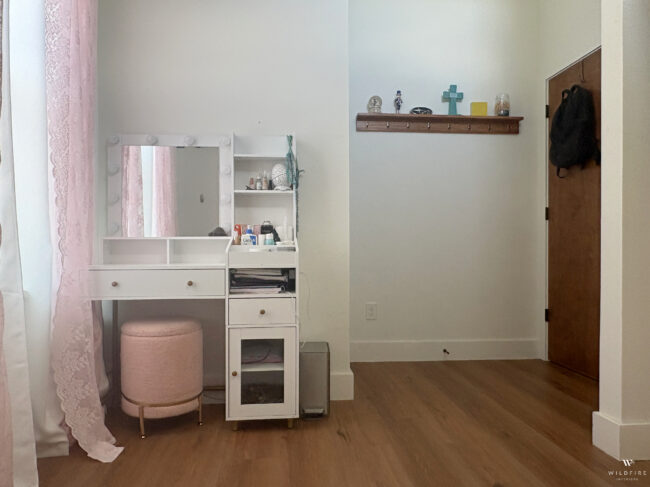 Feminine teen girl bedroom makeover - before