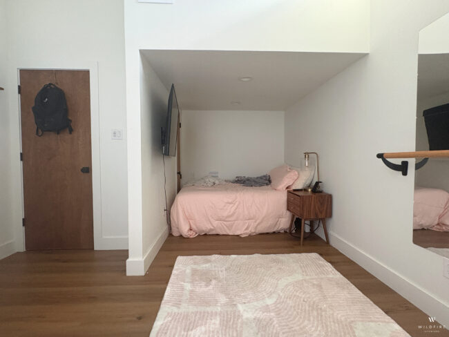 Teen girl bedroom - before