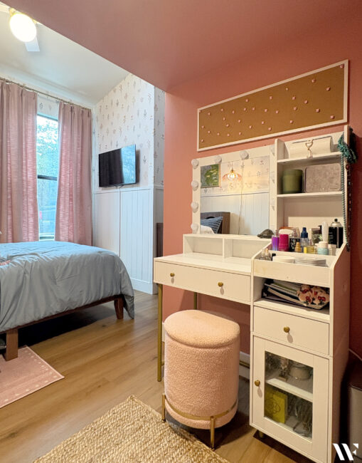 vanity in teen girl bedroom